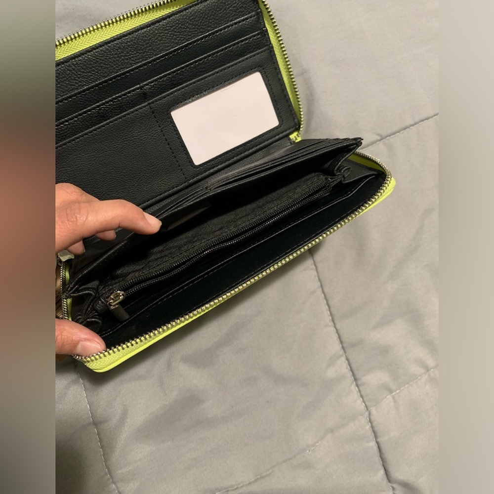 Steve Madden Zip Around Wallet - Picture 6 of 11